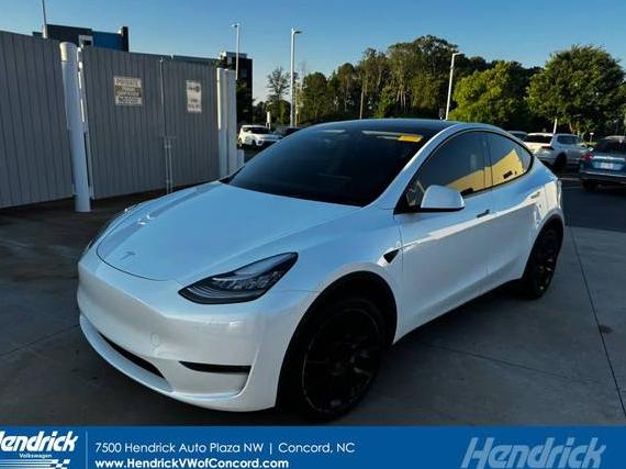 TESLA MODEL Y 2023 7SAYGDEE6PA027872 image